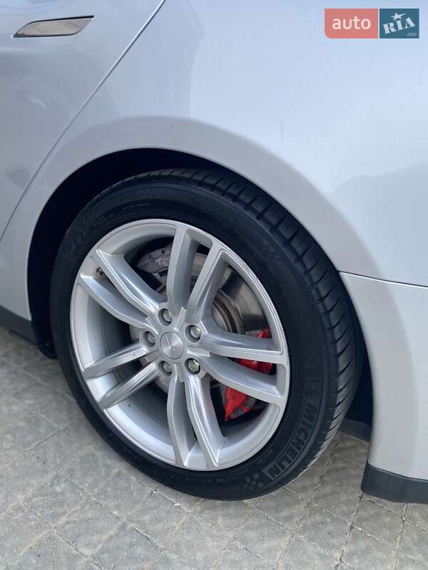 Ліфтбек Tesla Model S 2014 в Одесі