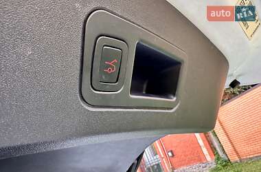 Лифтбек Tesla Model S 2014 в 
