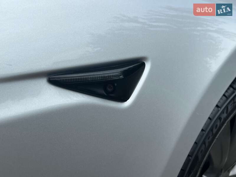 Лифтбек Tesla Model S 2017 в Одессе