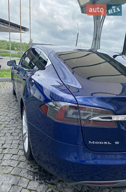Лифтбек Tesla Model S 2015 в 