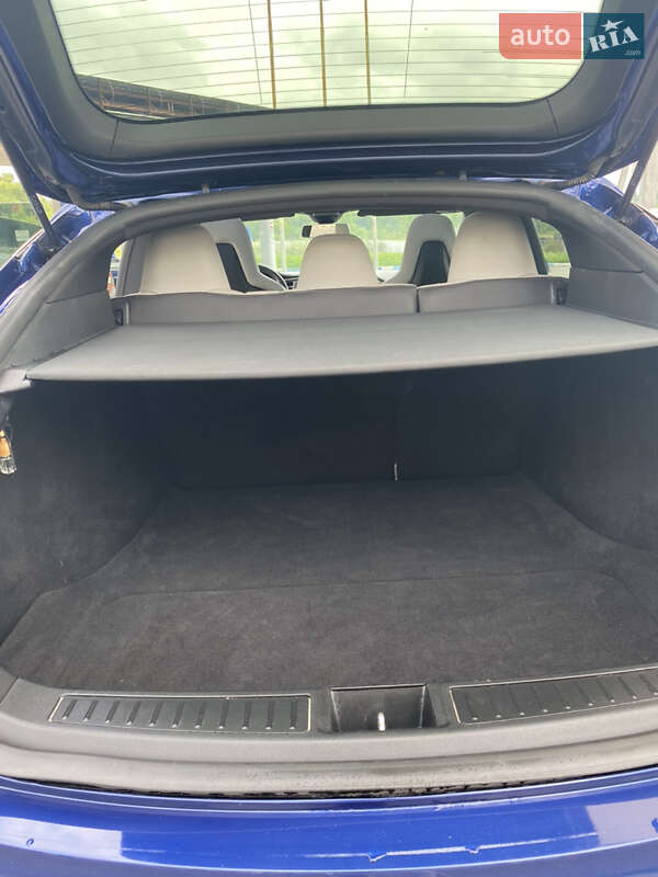 Лифтбек Tesla Model S 2015 в Хмельницком фото 33 Лифтбек Tesla Model S 2015 в Хмельницком