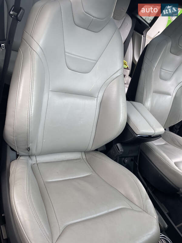 Лифтбек Tesla Model S 2015 в Хмельницком фото 42 Лифтбек Tesla Model S 2015 в Хмельницком