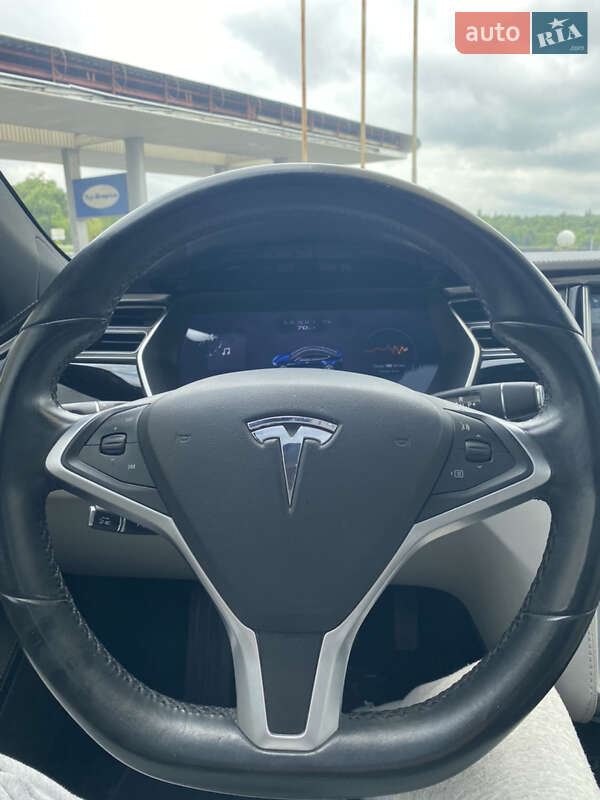 Лифтбек Tesla Model S 2015 в Хмельницком фото 51 Лифтбек Tesla Model S 2015 в Хмельницком