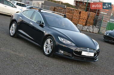 Tesla Model S 2015