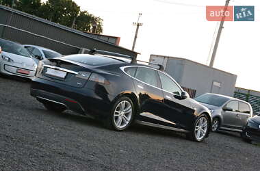Лифтбек Tesla Model S 2015 в 