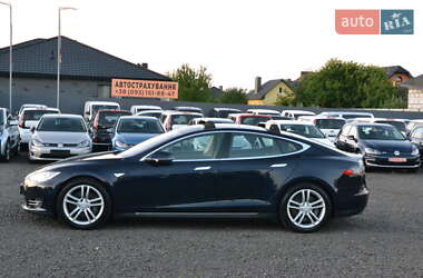 Лифтбек Tesla Model S 2015 в 