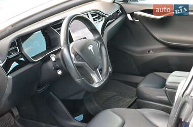 Лифтбек Tesla Model S 2015 в 
