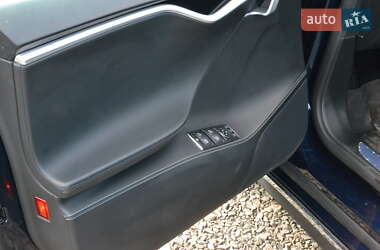 Лифтбек Tesla Model S 2015 в 