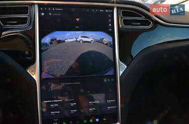 Лифтбек Tesla Model S 2015 в 