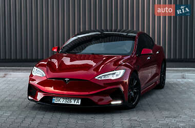 Лифтбек Tesla Model S 2020 в Ровно