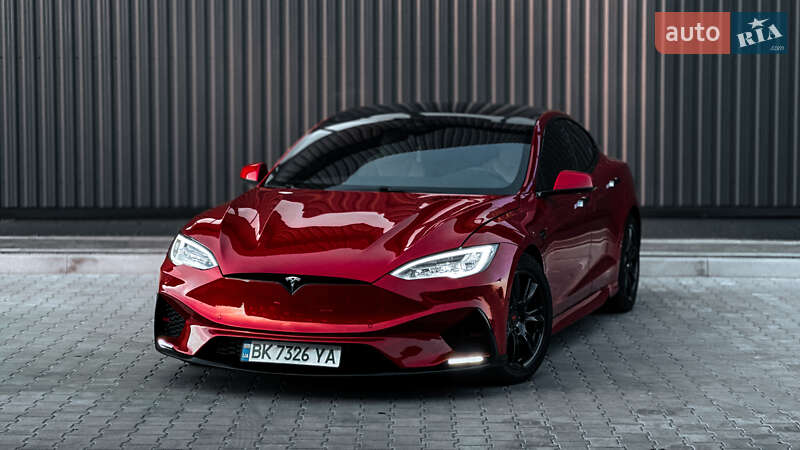 Лифтбек Tesla Model S 2020 в Ровно