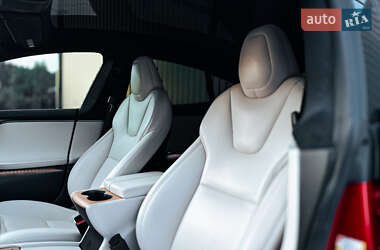 Лифтбек Tesla Model S 2020 в 