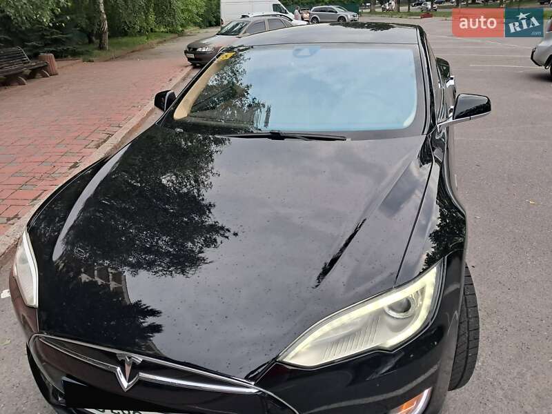 Ліфтбек Tesla Model S 2015 в Вінниці