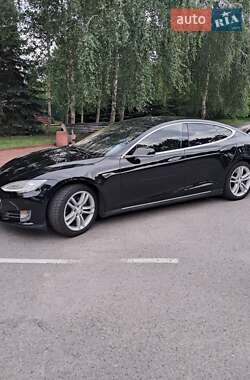Tesla Model S 2015
