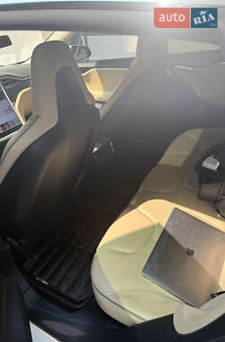 Лифтбек Tesla Model S 2013 в 