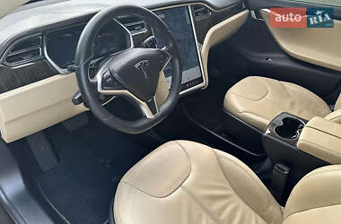Лифтбек Tesla Model S 2013 в 