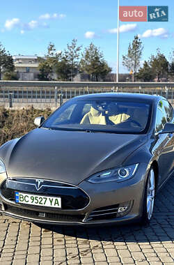 Tesla Model S 2015