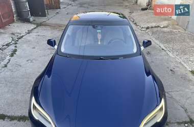 Лифтбек Tesla Model S 2016 в 
