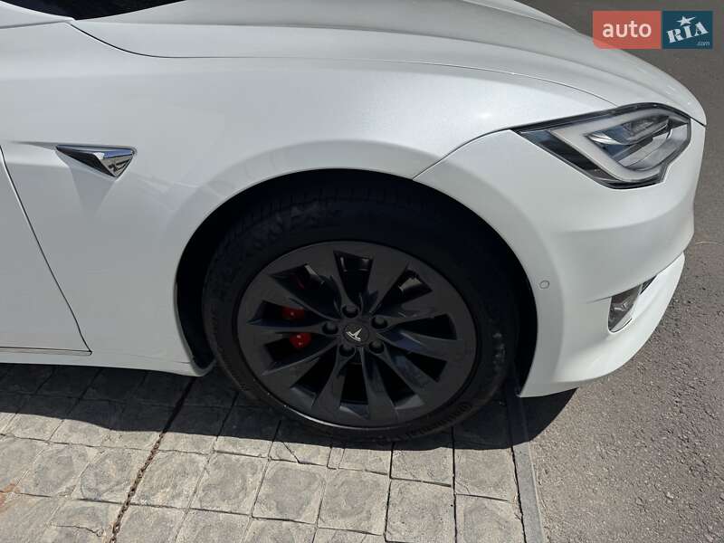 Ліфтбек Tesla Model S 2020 в Дніпрі фото 6 Ліфтбек Tesla Model S 2020 в Дніпрі