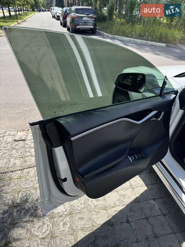 Ліфтбек Tesla Model S 2020 в Дніпрі фото 12 Ліфтбек Tesla Model S 2020 в Дніпрі