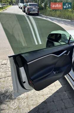 Ліфтбек Tesla Model S 2020 в 