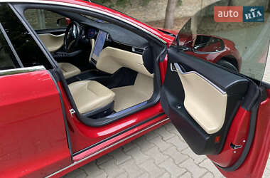 Лифтбек Tesla Model S 2016 в 