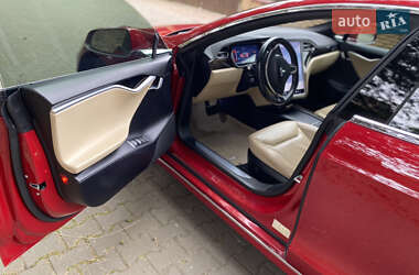 Лифтбек Tesla Model S 2016 в 