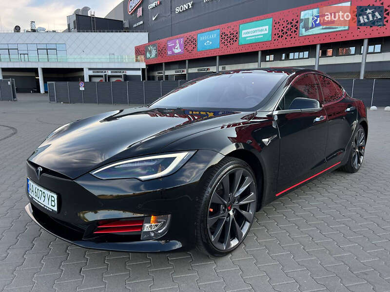 Tesla Model S 2020