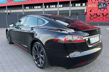 Лифтбек Tesla Model S 2020 в 