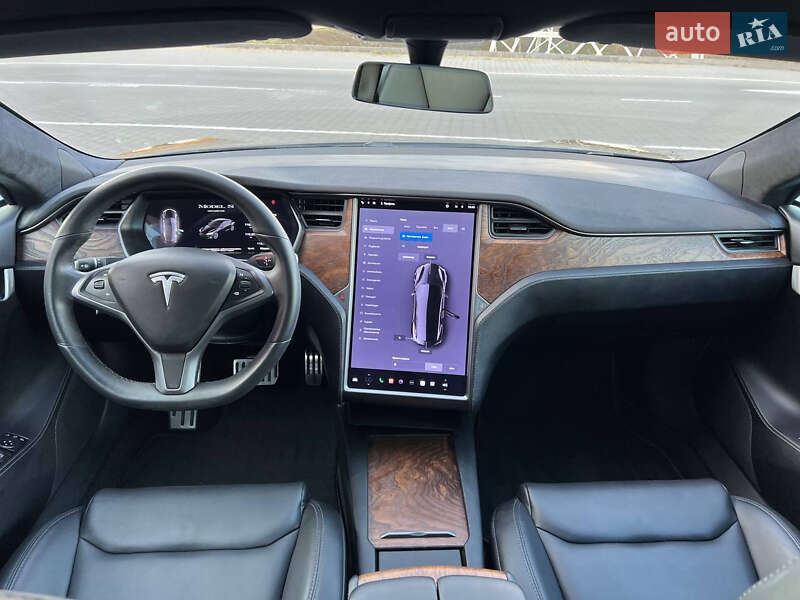 Лифтбек Tesla Model S 2020 в Киеве