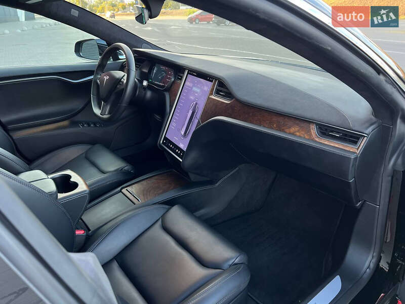 Лифтбек Tesla Model S 2020 в Киеве
