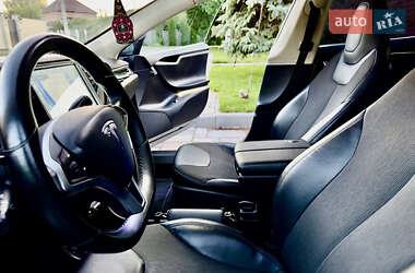 Лифтбек Tesla Model S 2013 в 