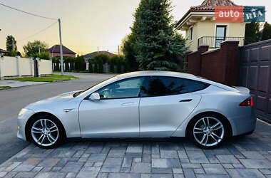 Лифтбек Tesla Model S 2013 в 