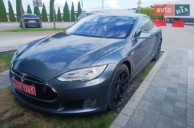 Tesla Model S 2014