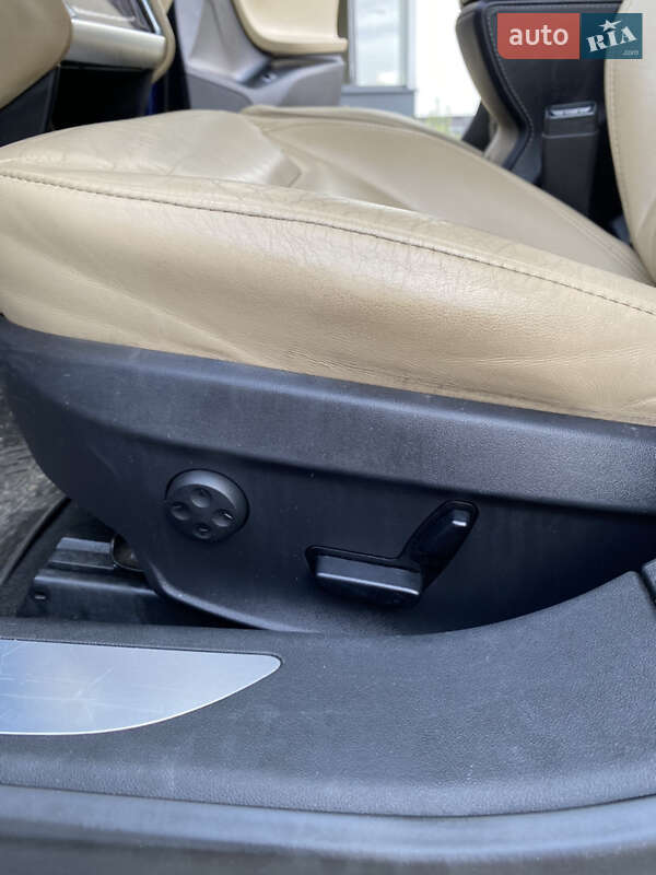 Лифтбек Tesla Model S 2016 в Ровно