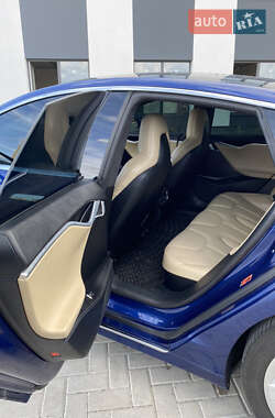 Лифтбек Tesla Model S 2016 в 