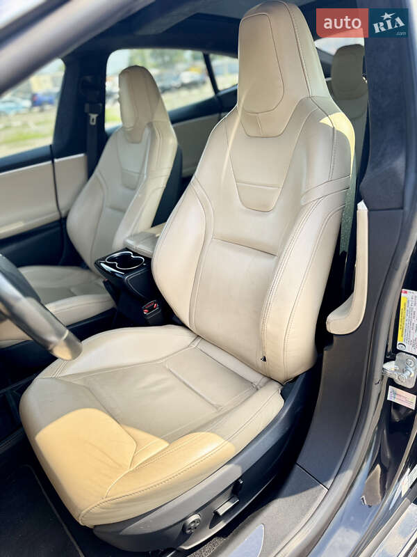Лифтбек Tesla Model S 2015 в Кременчуге