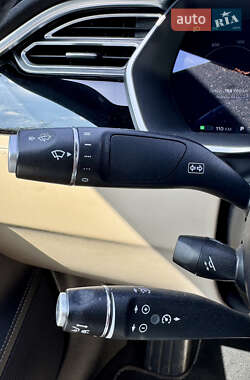 Лифтбек Tesla Model S 2015 в 