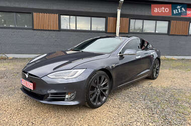 Ліфтбек Tesla Model S 2018 в Луцьку