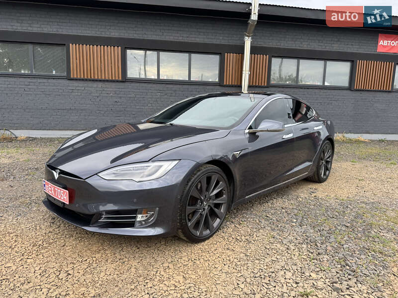 Лифтбек Tesla Model S 2018 в 