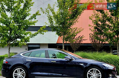 Лифтбек Tesla Model S 2014 в 