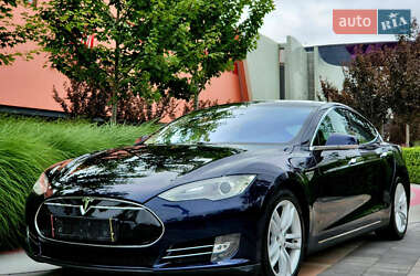 Tesla Model S 2014