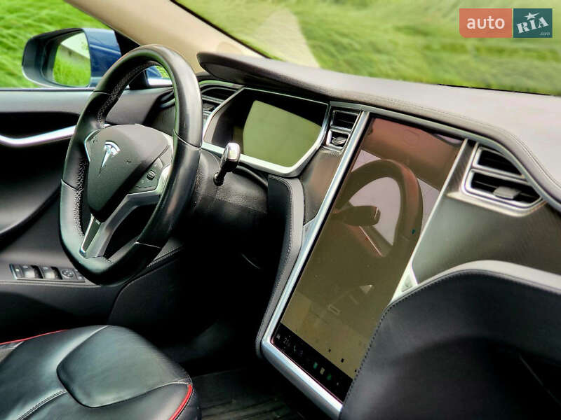 Лифтбек Tesla Model S 2014 в Киеве