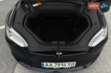 Лифтбек Tesla Model S 2014 в 
