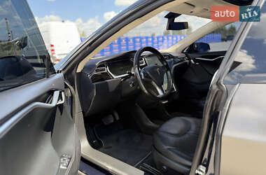 Лифтбек Tesla Model S 2014 в 