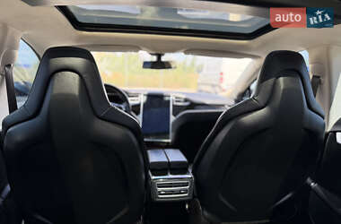 Лифтбек Tesla Model S 2014 в 