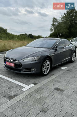 Ліфтбек Tesla Model S 2013 в Львові