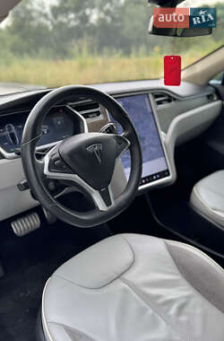 Лифтбек Tesla Model S 2013 в 