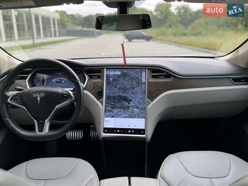 Лифтбек Tesla Model S 2013 в Львове