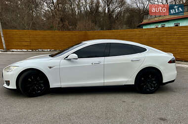 Лифтбек Tesla Model S 2016 в 